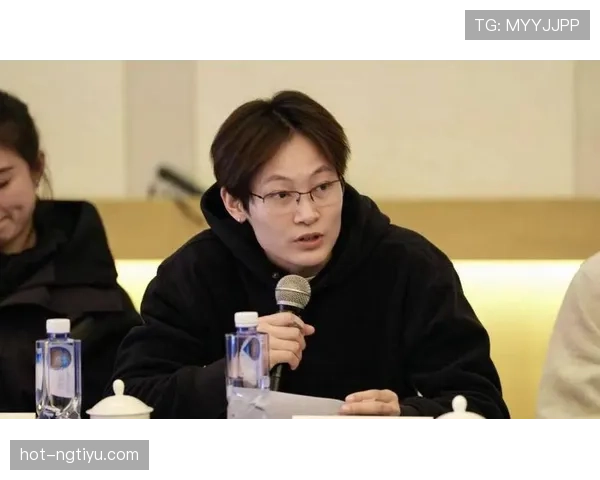 杨力维那生活节奏，看着像随手奢侈删微信好友级别的狠劲儿！